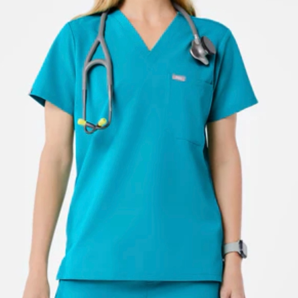 Teal Catarina -
One-Pocket Scrub
Торт™
XS
Teal